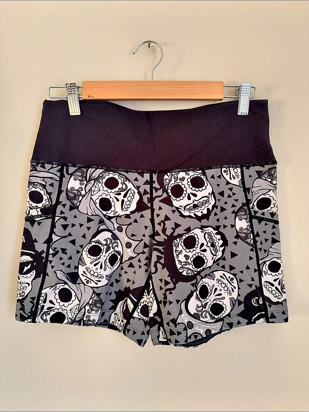 Crossfit Athletic Skull Print Shorts Size Medium